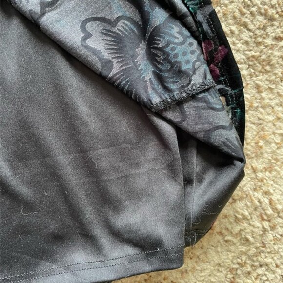 Jessy B velvet floral dress size L - Picture 7 of 7